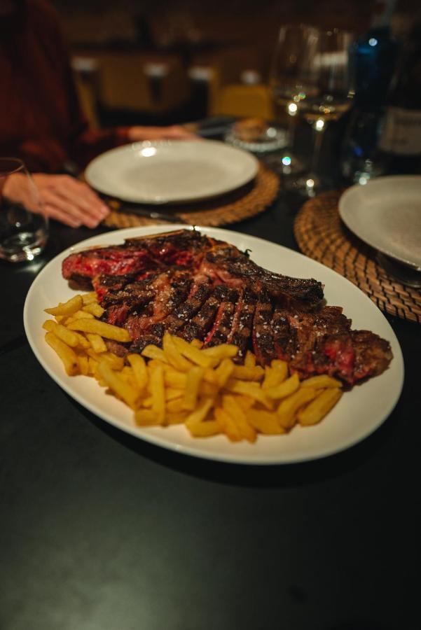 Hotel Restaurante Casa Luisa Естелья Екстер'єр фото